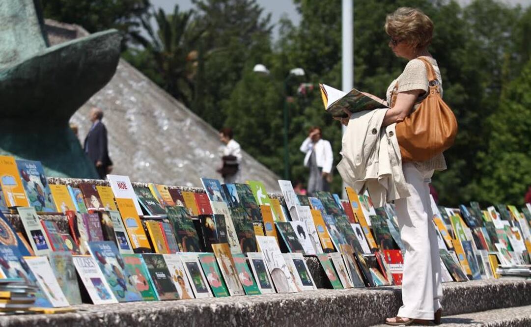 El paquete principal está dedicado a una entrevista con el doctor Víctor Díaz Arciniega en torno al centenario de la novela Los de Abajo, de Mariano Azuela, que se popularizó después de ser publicada por este diario en 1916. FOTO: Archivo/EL UNIVERSAL.