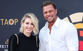 Alan Ritchson, protagonista de "Reacher", se separa de su esposa Catherine tras 20 años juntos
