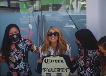 Paulina Rubio sorprende y visita las instalaciones del América