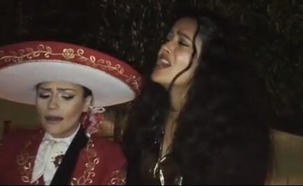 Con mariachi, Salma Hayek canta "La llorona" en su cumpleaños 