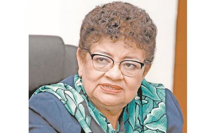 Los hombros de Ernestina Godoy