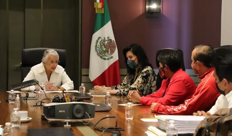 Reciben en Segob a madre de joven atacado sexualmente en Yucatán por presuntos policías