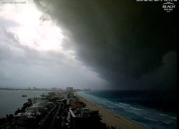 Difunden video de los primeros efectos del huracán "Earl" en México