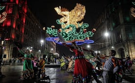 Fotos: Encienden alumbrado decorativo en el Zócalo de CDMX por las fiestas patrias; homenajean a mujeres que lucharon por México