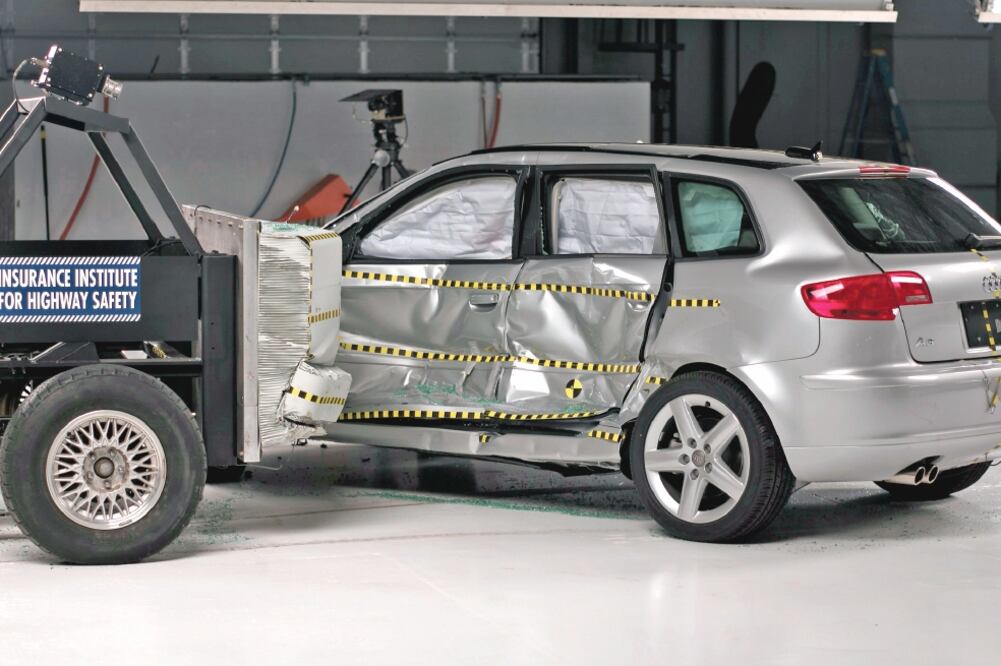 Las nuevas normas de seguridad que entran en vigor el próximo año aplican para todos los autos nuevos desde su versión básica. (ARCHIVO EL UNIVERSAL)