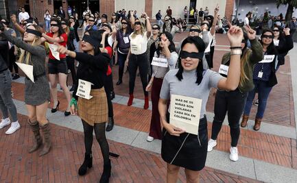 Periodistas colombianas replican la coreografía de "Un violador en tu camino"