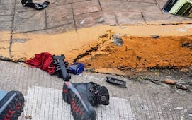 Chofer da vuelta prohibida y manda a motociclista directo a la muerte, en Tlalnepantla