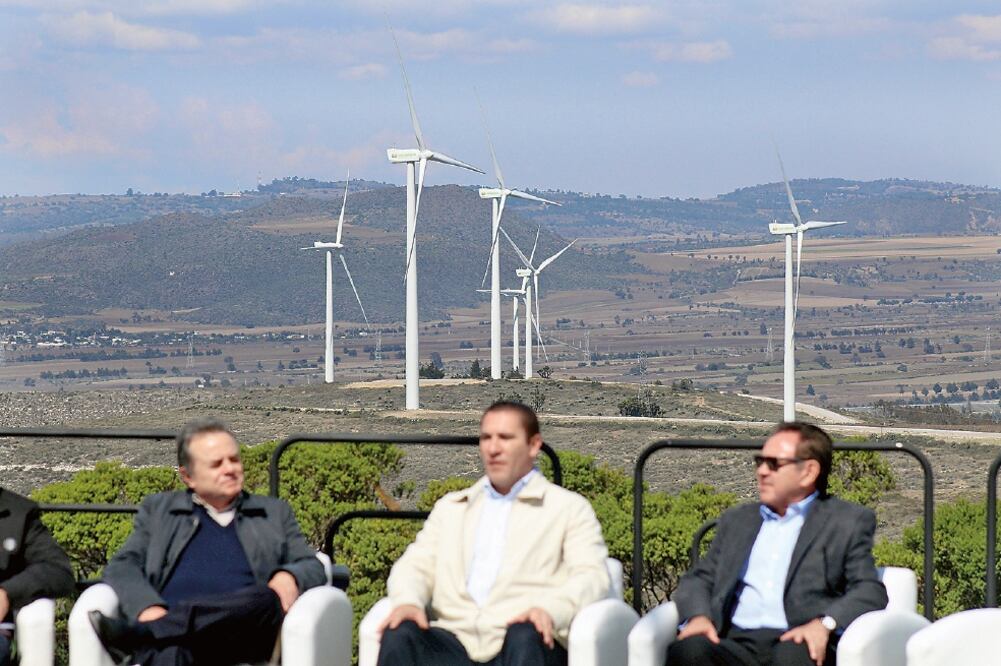 El nuevo parque cuenta con 33 generadores de electricidad gracias al viento y en el que se invirtieron más de 2 mil millones de pesos (ESPECIAL)