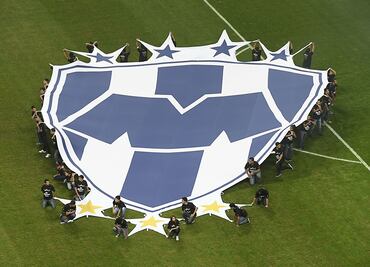 Rayados quiere sus fichajes "bomba" para competir con Tigres