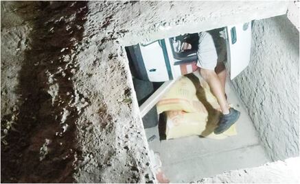 Volcadura deja dos personas prensadas en San Pedro Xalpa, Azcapotzalco