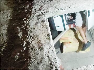 Volcadura deja dos personas prensadas en San Pedro Xalpa, Azcapotzalco