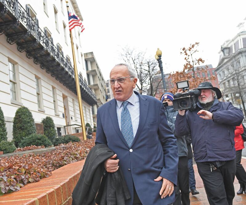 Jesús Seade Kuri, subsecretario para Norteamérica de Relaciones Exteriores, a su salida de la Representación Comercial de Estados Unidos en Washington. SUSAN WALSH. AP