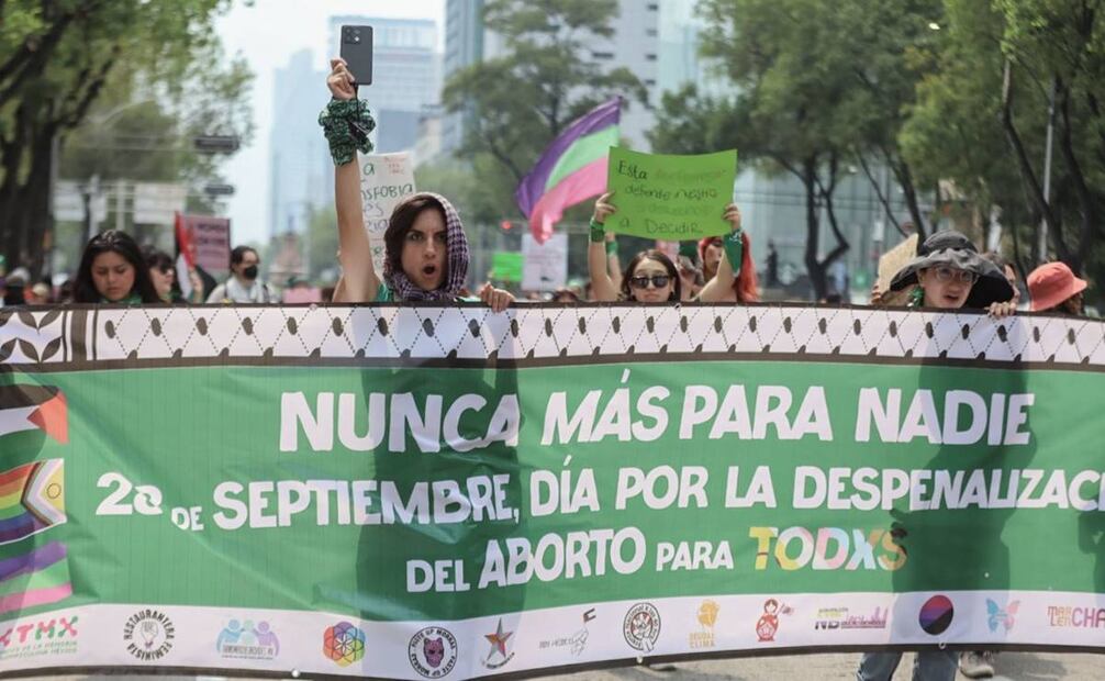 Colectivos se reunieron en un mitin por el Día de la acción global por el aborto legal. Foto: Yaretzy M. Osnaya / EL UNIVERSAL