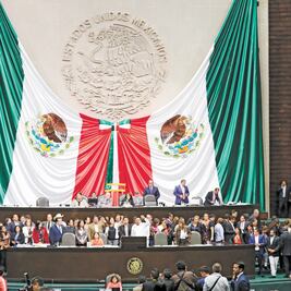 Primer mes legislativo cierra entre polémicas