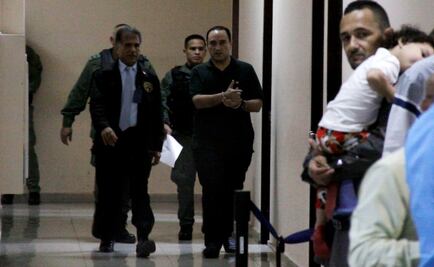 Arriba Borge a edificio de Tribunales en Panamá