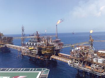 Banamex: precio del crudo puede mantenerse en 50 dls