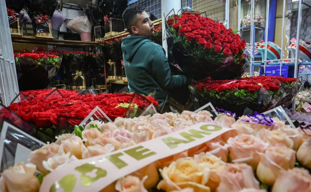 Compra y venta de artículos para este San Valentín (14/02/2026). Foto: Luis Camacho / EL UNIVERSAL