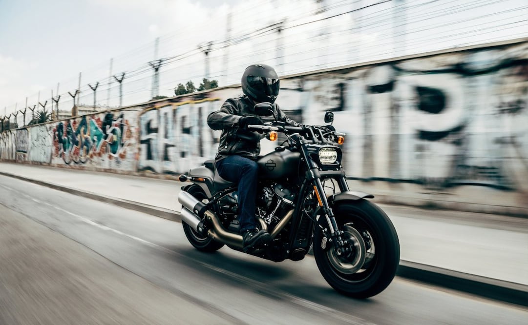 Revisa las características de tu motocicleta para estar seguro de poder circular en vías rápidas. Foto: Unsplash