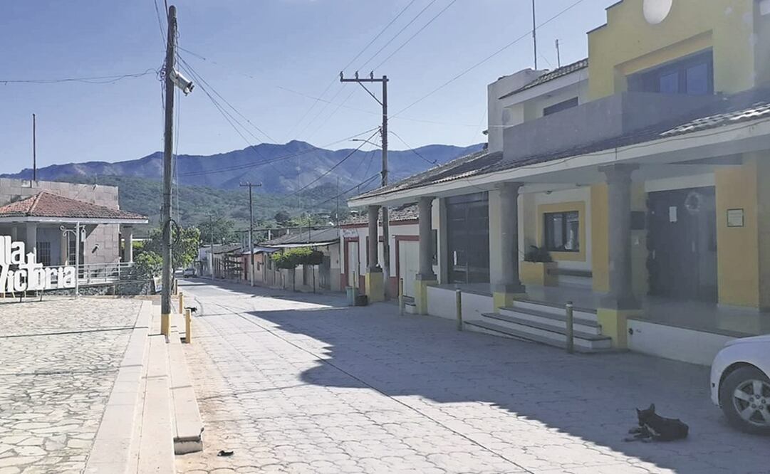 En Villa Victoria los habitantes no tienen acceso a servicios bancarios, pues la única sucursal que había cerró por la inseguridad. Foto: Especial