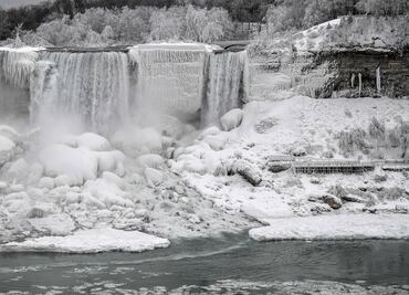¿Por qué las cataratas del Niágara no pueden congelarse "al completo"?
