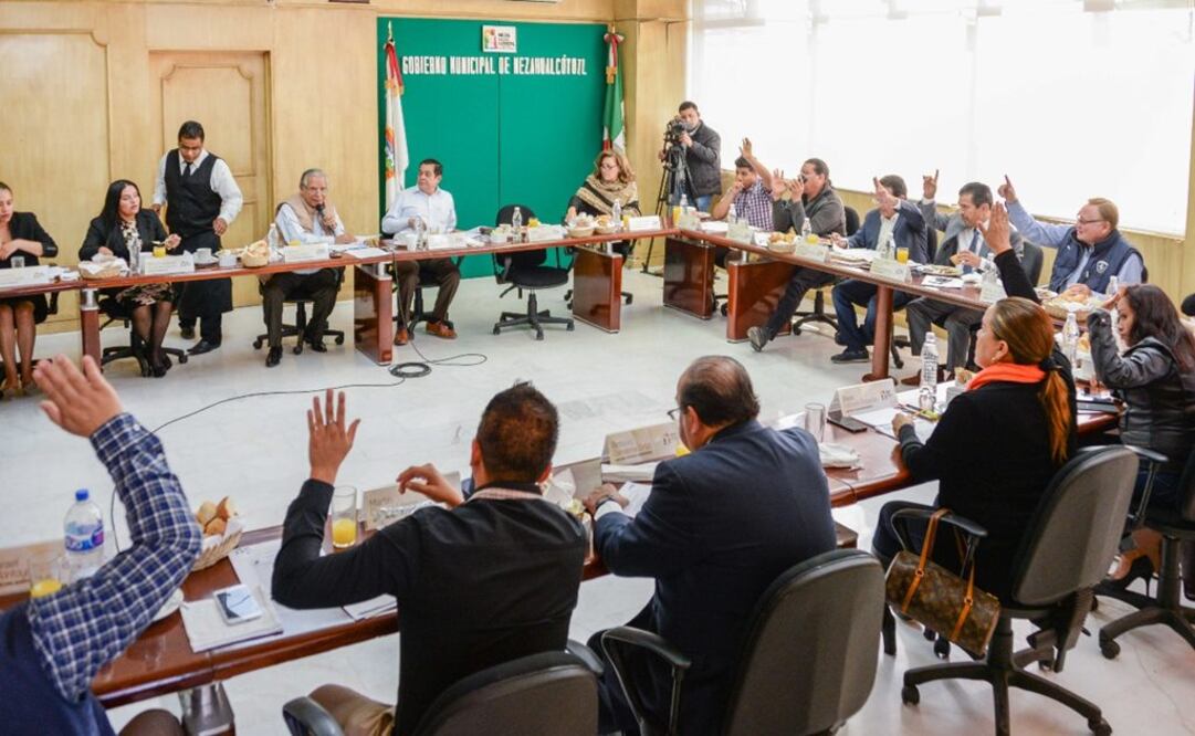El cuerpo edilicio designó a la primera regidora del ayuntamiento, Verónica Romero Tapia, para que ocupe la presidencia por ministerio de ley (Foto: Especial)