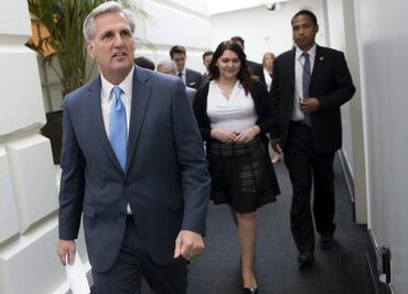 Favorito para suceder a Boehner sale de contienda