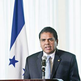 Mil 200 migrantes aceptan la condición de refugiados