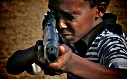 Exhortan a evitar juegos bélicos a menores