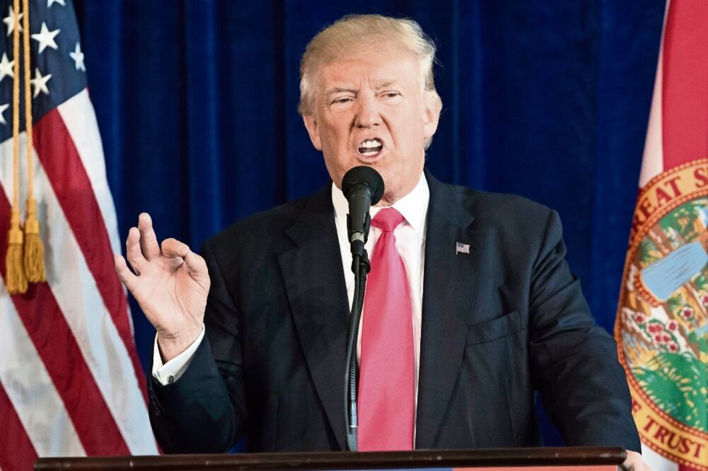 El candidato presidencial republicano Donald Trump, durante la conferencia de prensa que dio ayer en Doral, Florida (EVAN VUCCI. AP)
