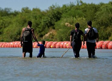Mayoría de boyas que Texas puso en la frontera están en México, determina la Comisión Internacional de Límites y Aguas