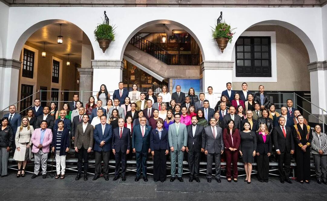 La gobernadora de Edomex, Delfina Gómez, se reunió con legisladores electos para tratar diversos temas del Edomex. Foto: Tomado de la cuenta de X de @delfinagomeza