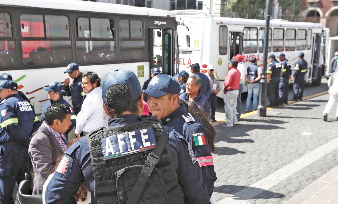 Datos oficiales indican que en 2018 se cometieron 9 mil 77 robos en el transporte público, por lo cual la autoridad impleman operativos de revisión. Foto/JORGE ALVARADO. EL UNIVERSAL