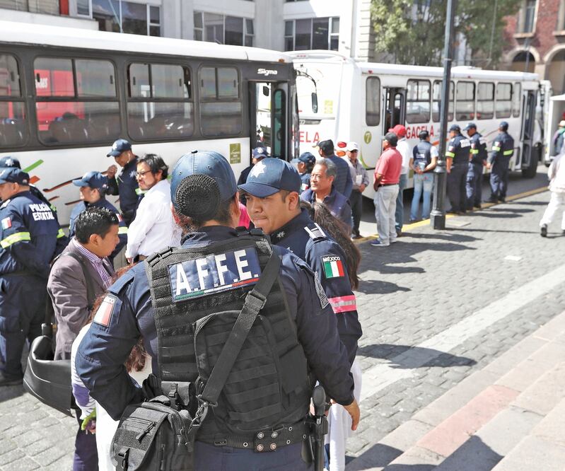 Datos oficiales indican que en 2018 se cometieron 9 mil 77 robos en el transporte público, por lo cual la autoridad impleman operativos de revisión. Foto/JORGE ALVARADO. EL UNIVERSAL