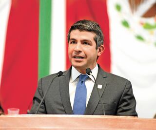 Tabe hace campaña y olvida su cuarentena