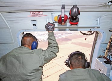 Centinelas sobrevuelan los ductos de Pemex