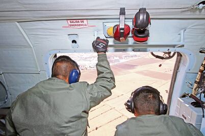 Centinelas sobrevuelan los ductos de Pemex