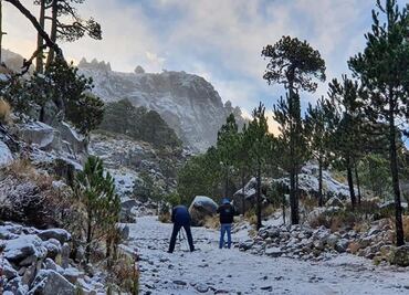 Caída de nieve “pinta de blanco” al Pico de Orizaba y Cofre de Perote