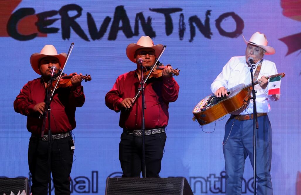 Los Leones de la Sierra de Xichú, el grupo de Guillermo Velázquez, se presente en el Festival Internacional Cervantino.
Foto: EL UNIVERSAL / Fernanda Rojas