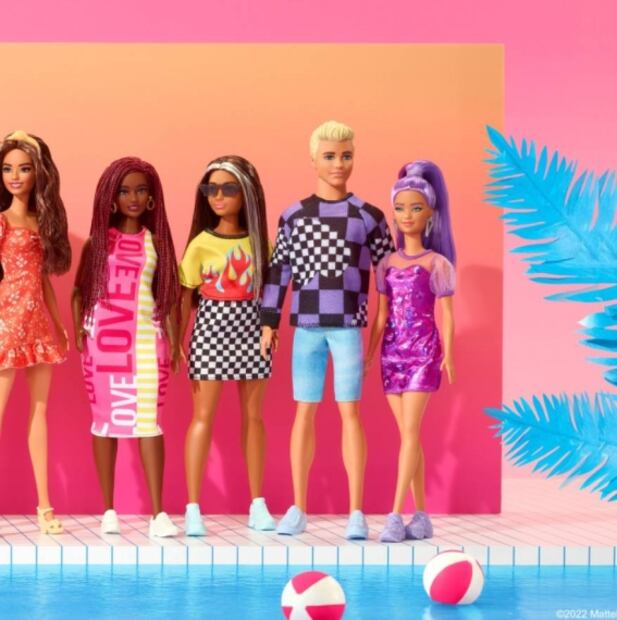 Barbie y Ken ahora usan aparatos auditivos y tienen piel especial