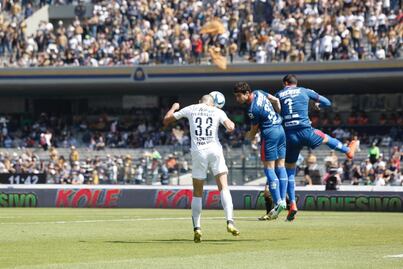 Pumas y Rayados empatan por la mínima en Ciudad Universitaria