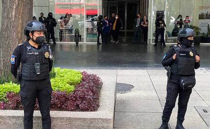 Centenares de celulares, miles de chips y 27 detenidos: saldo del cateo en call centers de CDMX