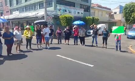 VIDEO: Amas de casa bloquean avenida Chimalhuacán; denuncian desabasto de agua desde hace meses 
