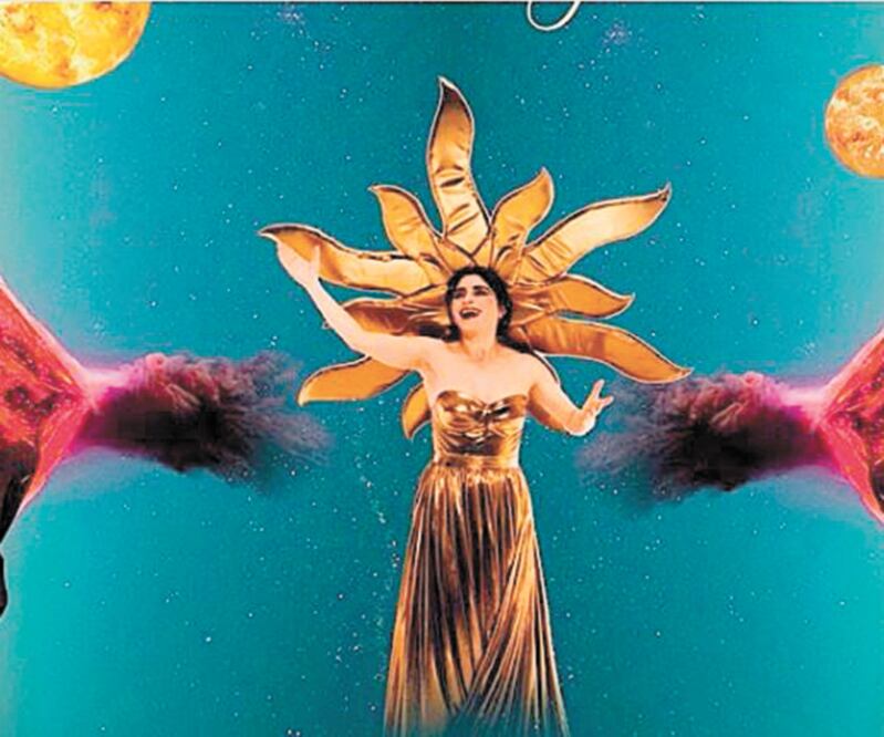 Desde la sala de su casa compartirá su voz para su público. Foto: INSTAGRAM