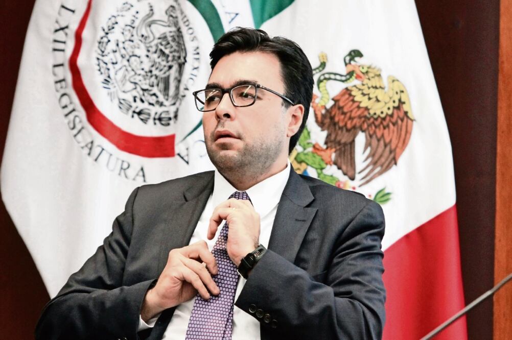 El presidente del Instituto Federal de Telecomunicaciones, Gabriel Contreras, advirtió a senadores sobre los riesgos de aplazar la transición a la TDT (CARLOS MEJÍA. EL UNIVERSAL)
