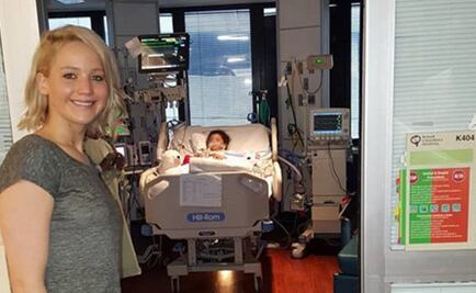 Jennifer Lawrence visita hospital infantil