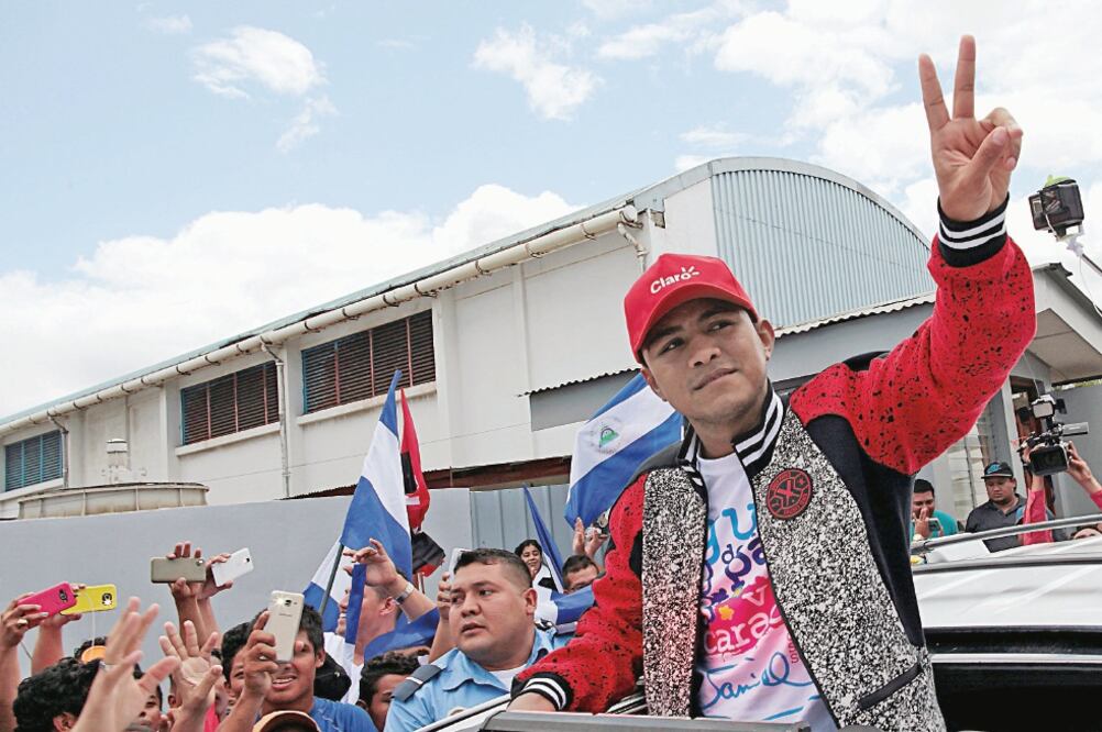 Román González tuvo recibimiento tumultuario en Nicaragua. (OSWALDO RIVAS. REUTERS)