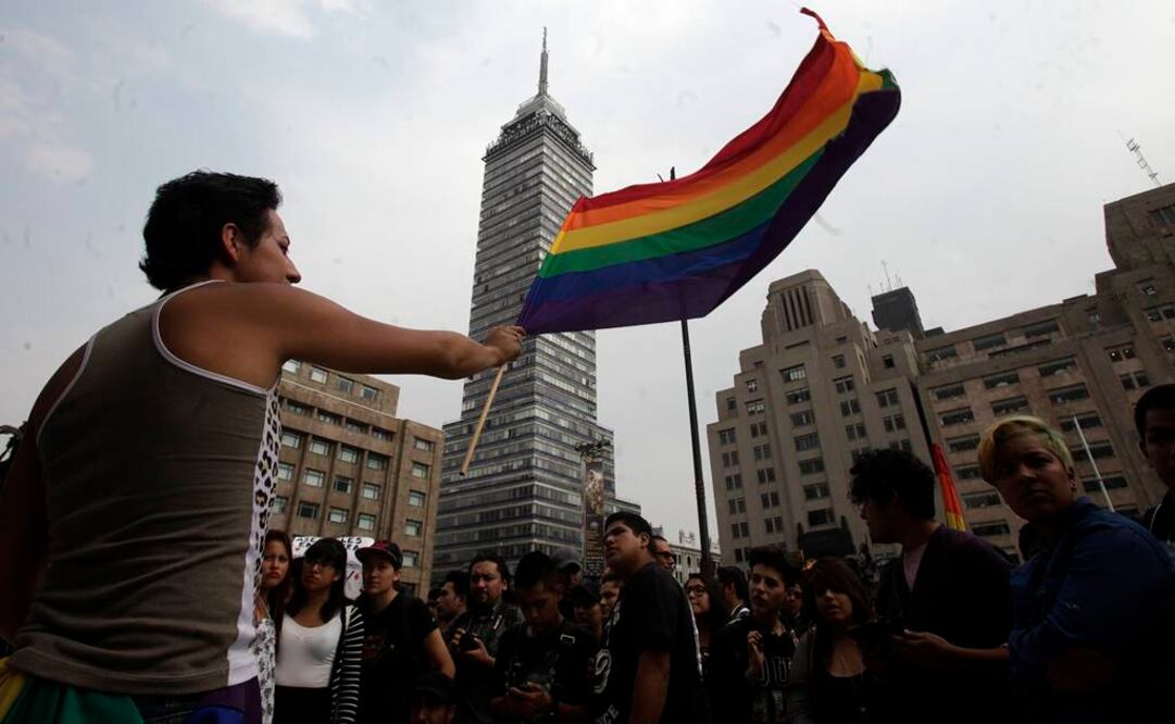 Besotón organizado este martes frente al Palacio de Bellas Artes. Fotografía de Juan Carlos Reyes EL UNIVERSAL