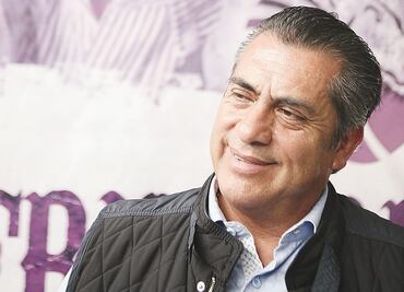 "Inocente Palomita": "El Bronco" cae en broma de Facebook
