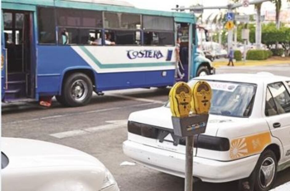 Parquímetros. Alcalde de Acapulco "se brinca la ley para cobrar estacionamiento"