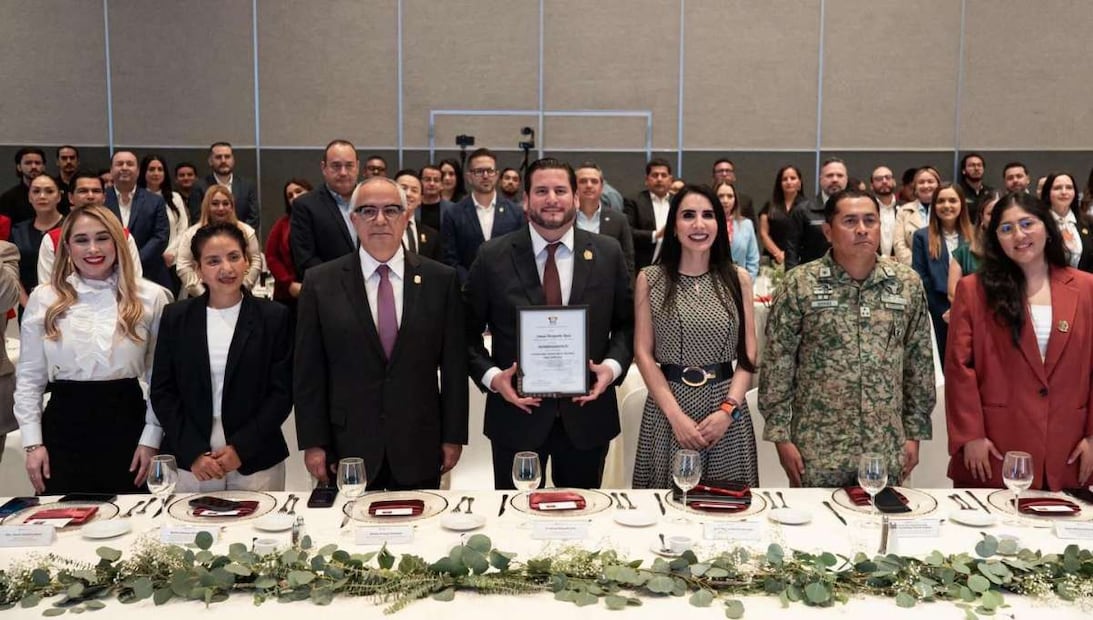 El alcalde de Tijuana, Ismael Burgeño Ruiz, al asumir la coordinación de la Asociación de Autoridades Locales de México (AALMAC). Foto: Especial